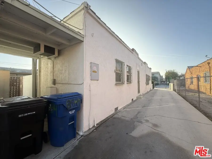 6544 S Victoria Avenue, Los Angeles, CA 90043 - #2