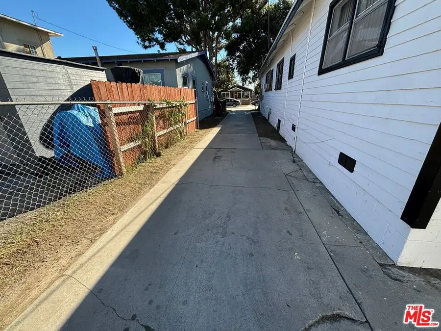 635 W 51st Street, Los Angeles, CA 90037 - #3