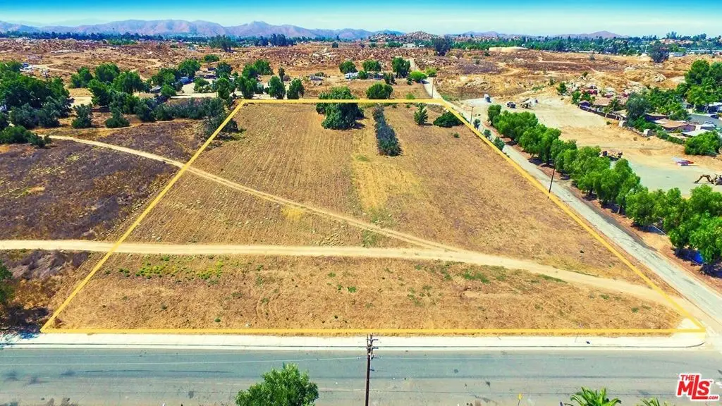 595 W 11th Street, Perris, CA 92570 - #1