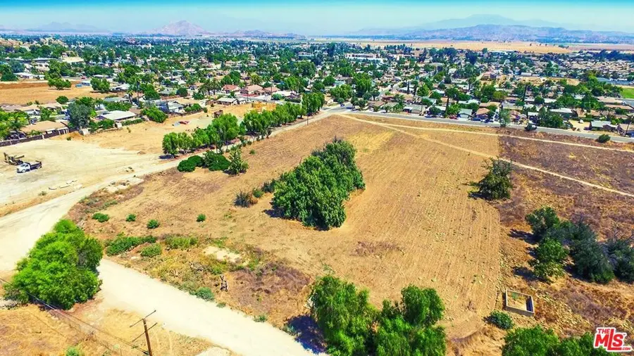 595 W 11th Street, Perris, CA 92570 - #3