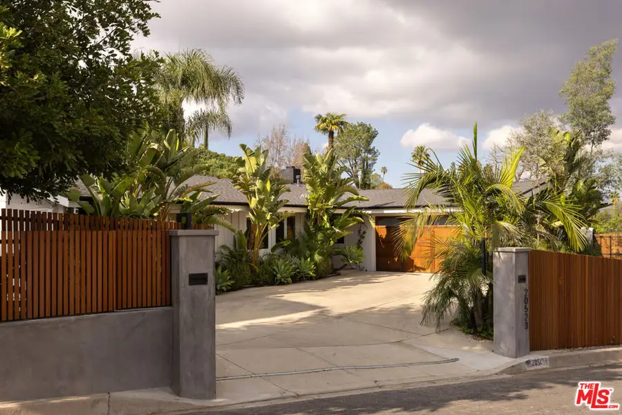 20523 Miranda Place, Woodland Hills, CA 91367 - #3