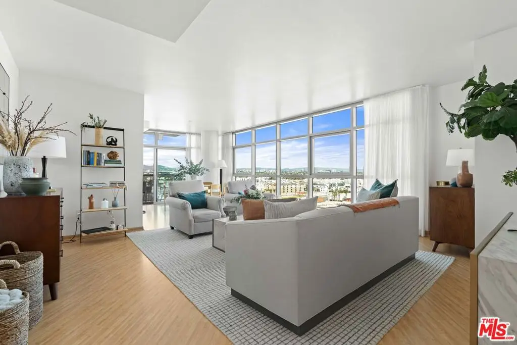 13700 Marina Pointe Drive #1423, Marina Del Rey, CA 90292 - Image #1