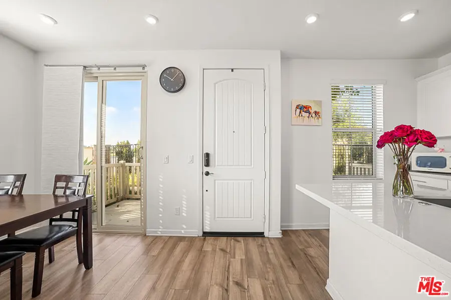 981 W Clover Avenue, Rialto, CA 92376 - Image #3