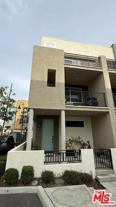 5079 Cedar Avenue, Long Beach, CA 90805