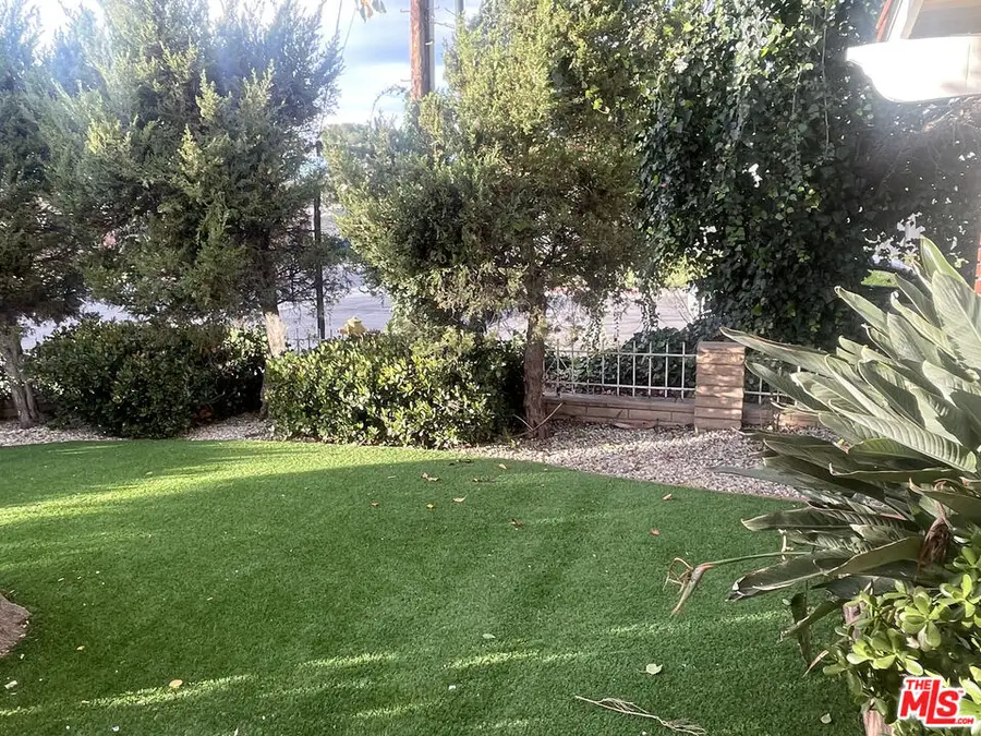 8576 Kelvin Avenue, Winnetka, CA 91306 - Image #2