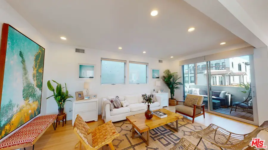 1410 Pacific Avenue, Venice, CA 90291 - #2