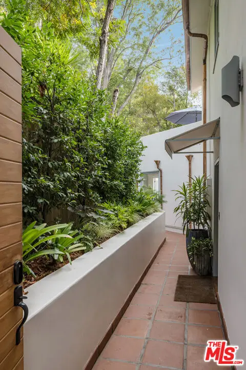 8701 Wonderland Park Avenue, Los Angeles, CA 90046 - #3