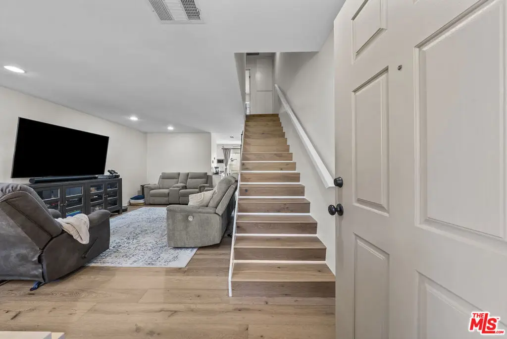 19124 Hamlin Street #4, Reseda, CA 91335 - Image #1