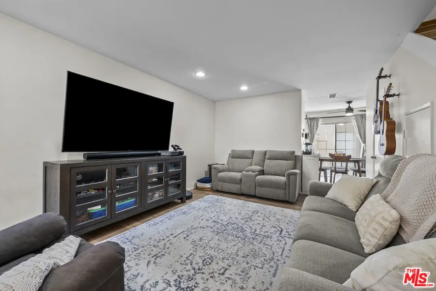 19124 Hamlin Street #4, Reseda, CA 91335 - Image #2