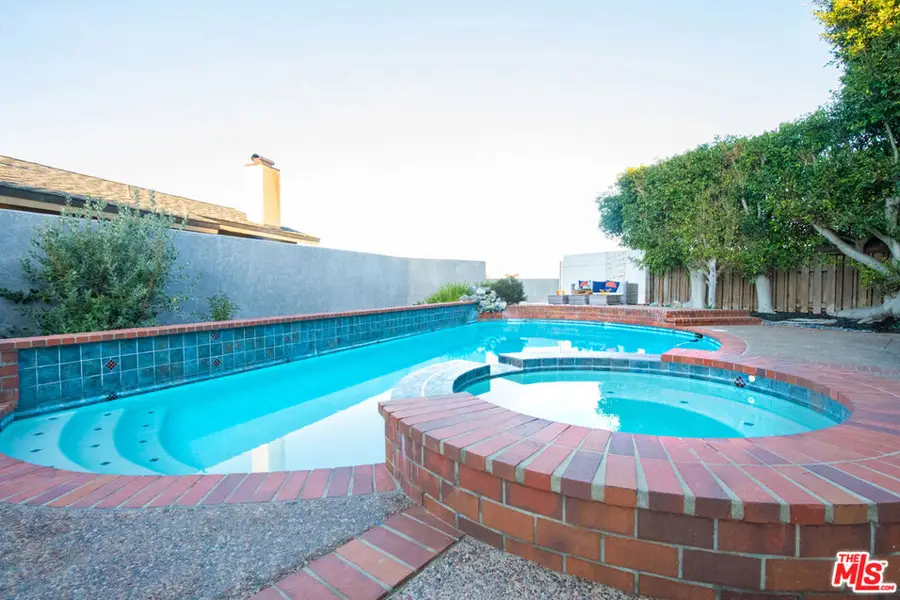 2398 Almeria Court, La Jolla, CA 92037 - Image #2