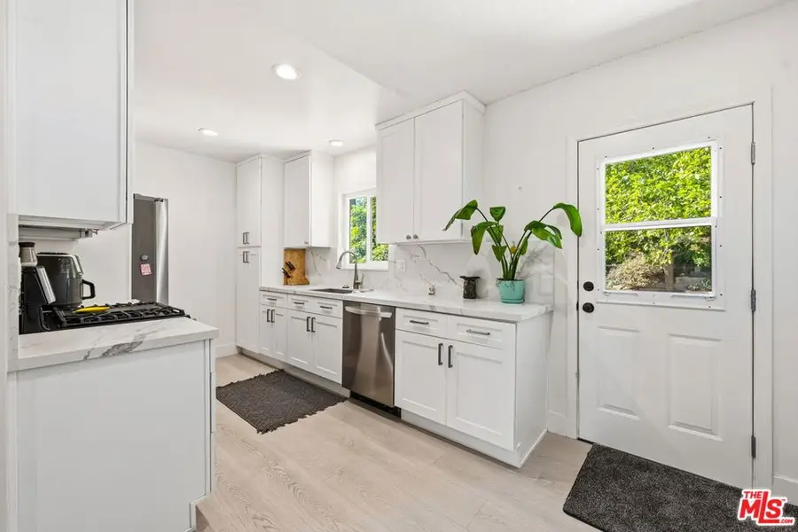 963 Pine Grove Avenue, Los Angeles, CA 90042 - Image #3