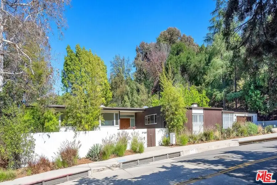 3700 Hayvenhurst Avenue, Encino, CA 91436 - #3