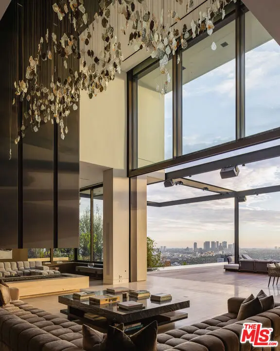 1305 Collingwood Place, Los Angeles, CA 90069