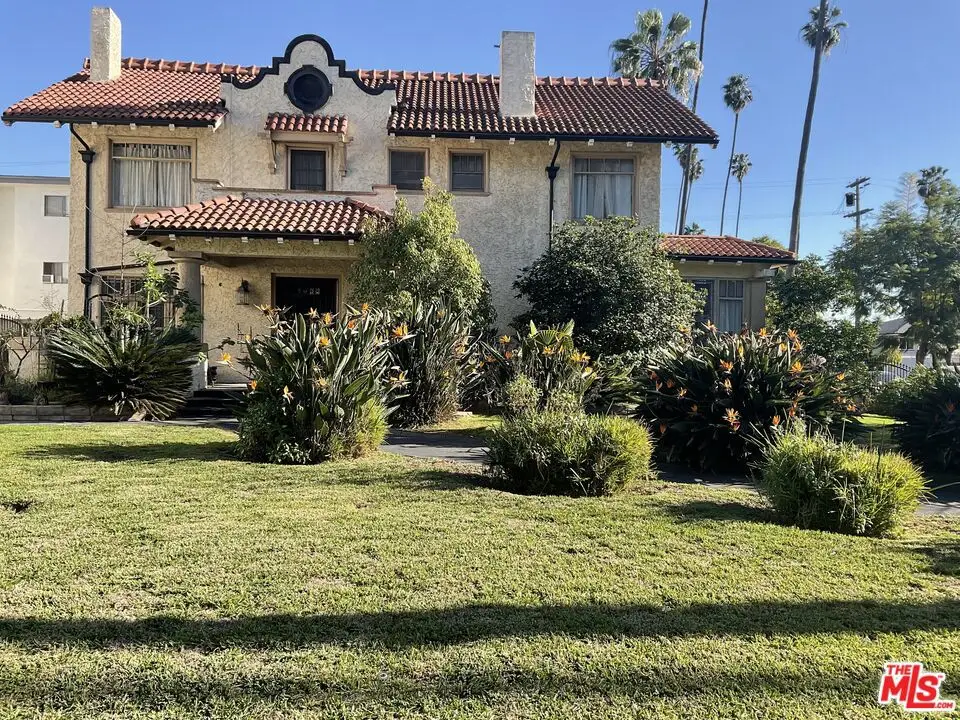 2068 S Hobart Boulevard, Los Angeles, CA 90018 - Image #1