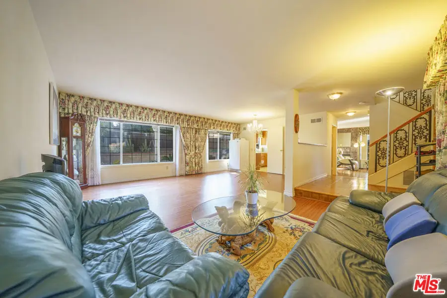 10228 Hanna Avenue, Chatsworth, CA 91311 - #3