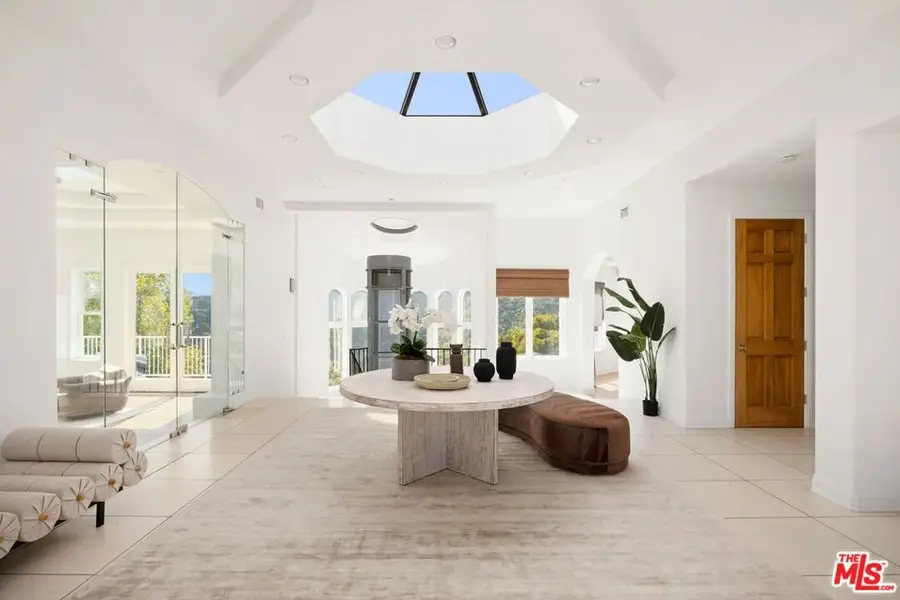 1939 Stradella Road, Los Angeles, CA 90077 - #2