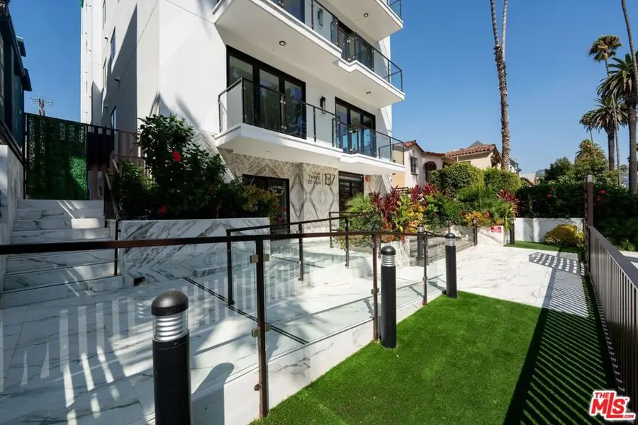 137 N Doheny Drive, West Hollywood, CA 90048 - Image #3