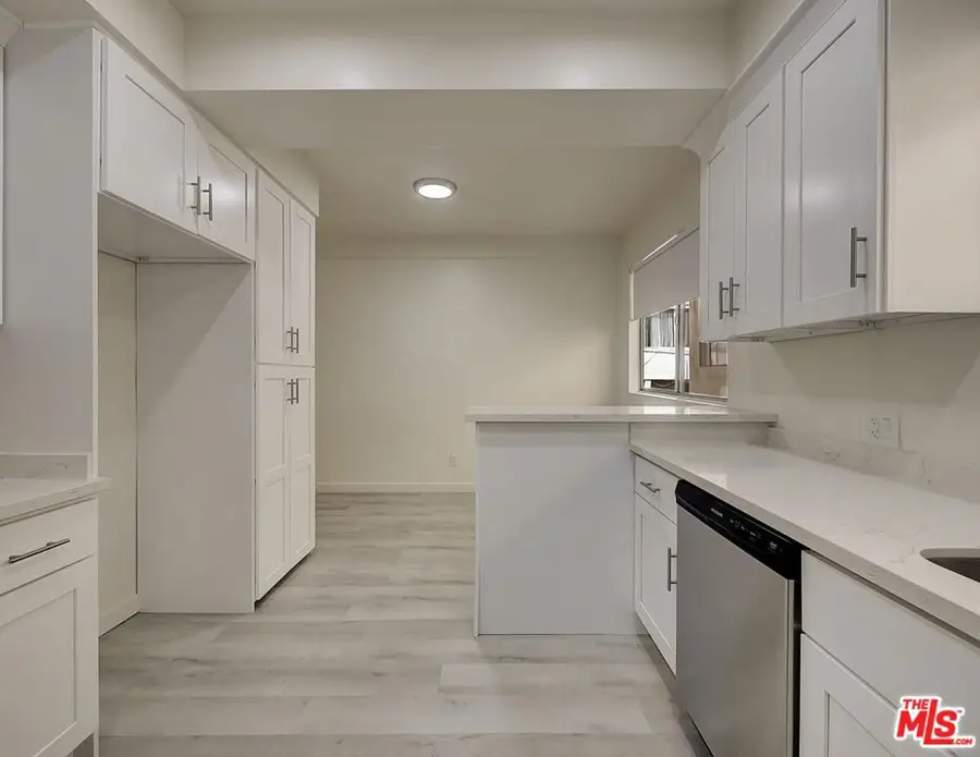 324 S Elm Drive #102, Beverly Hills, CA 90212 - #2