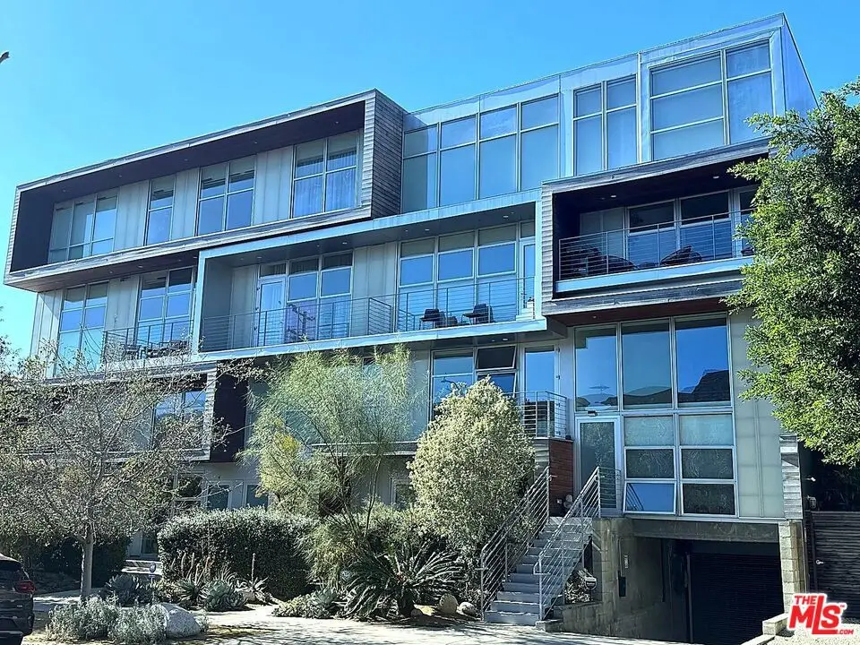 611 N Bronson Avenue #10, Los Angeles, CA 90004 - Image #1