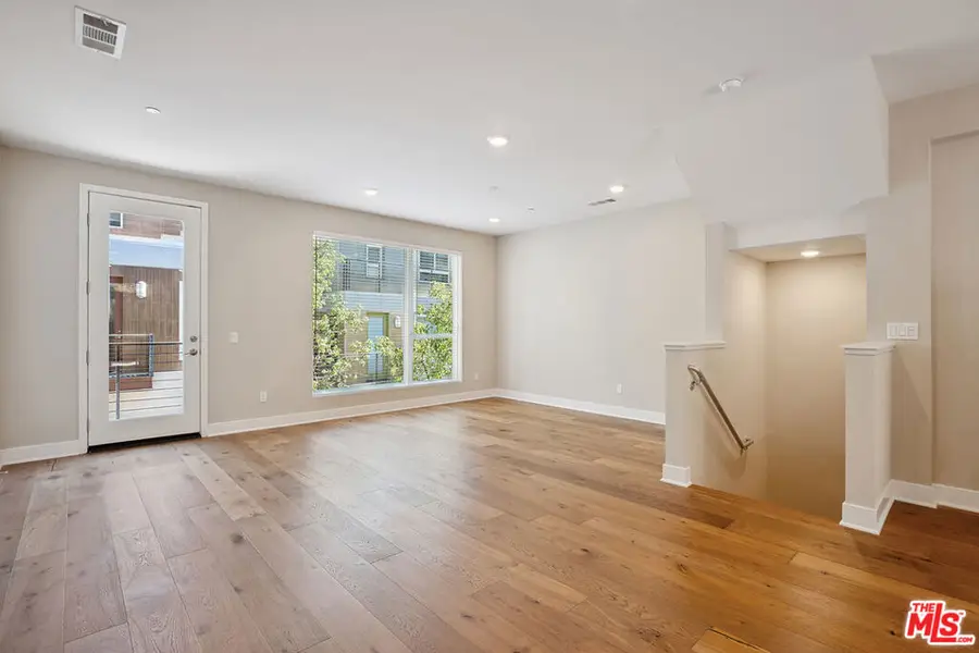 6746 W Gill Way, Los Angeles, CA 90068 - Image #2