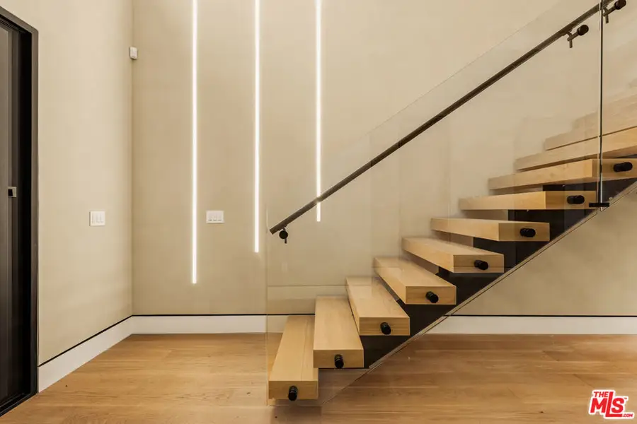 12952 Huston Street, Sherman Oaks, CA 91423 - Image #3