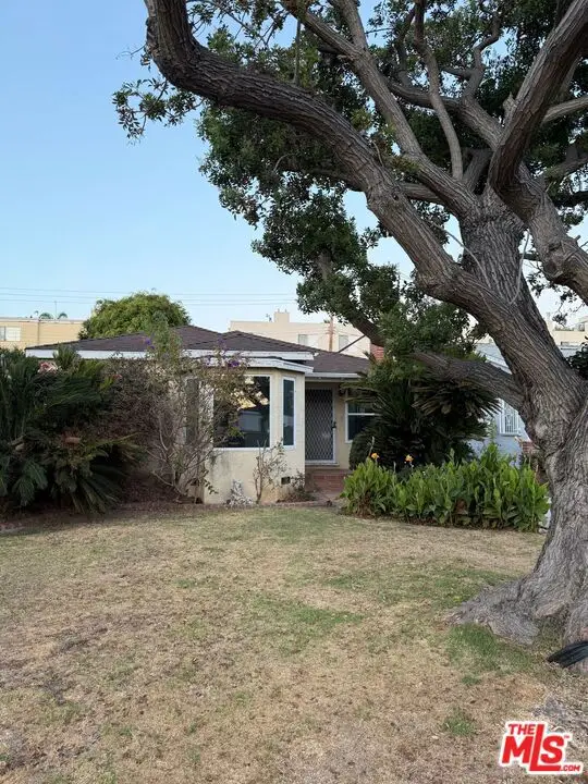 2652 Stoner Avenue, Los Angeles, CA 90064