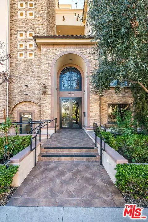 12026 Hoffman Street #104, Studio City, CA 91604 - #2