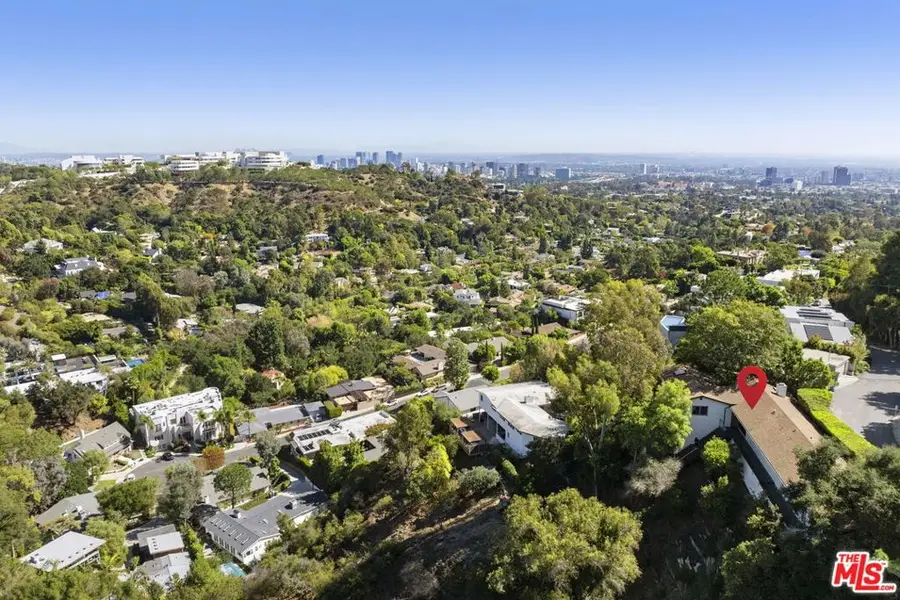 1018 N Tigertail Road, Los Angeles, CA 90049 - #2