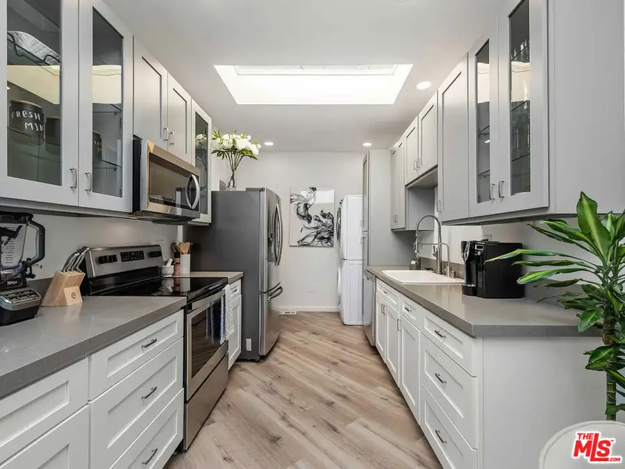 8823 Betty Way, West Hollywood, CA 90069 - #2