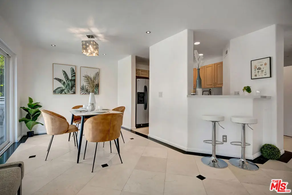 650 Kelton Avenue #301, Los Angeles, CA 90024 - Image #1