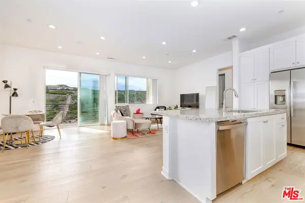 27405 Journey Place #305, Valencia, CA 91381