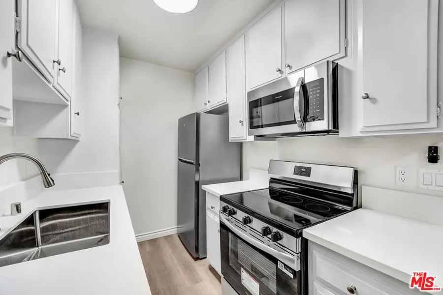 824 Maple Street, Santa Monica, CA 90405 - #2