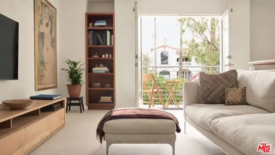 938 Lincoln Boulevard #3, Santa Monica, CA 90403 - #3