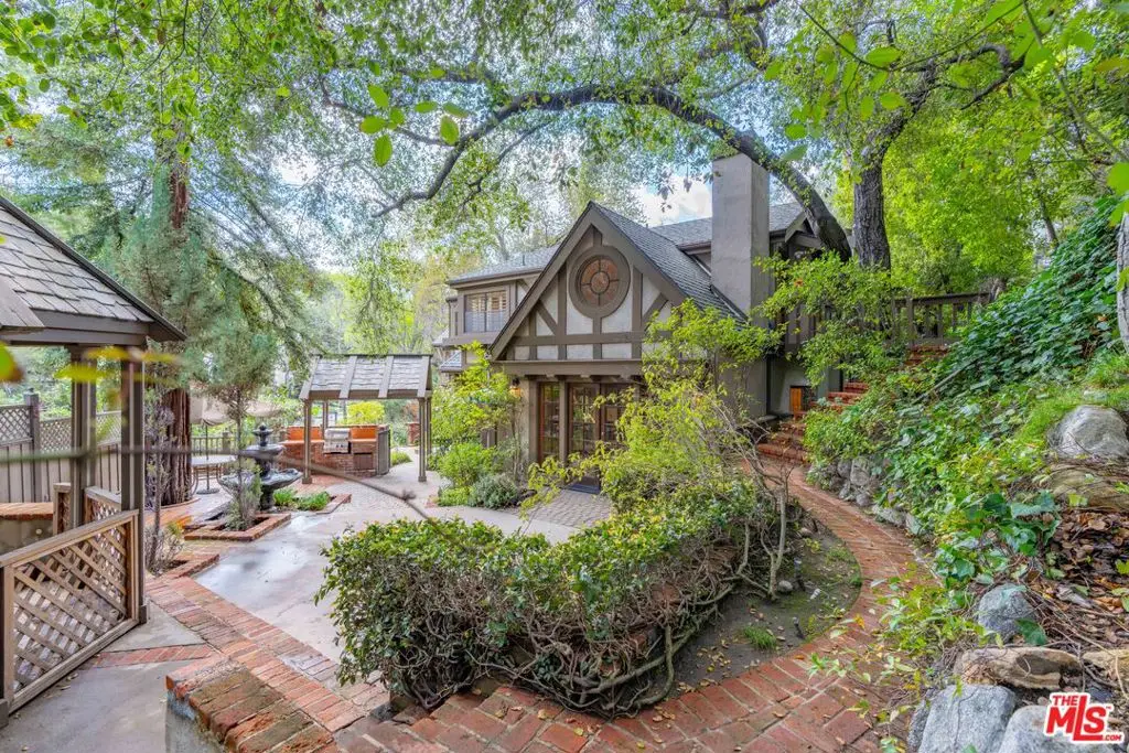 3041 E Chevy Chase Drive, Glendale, CA 91206 - #1