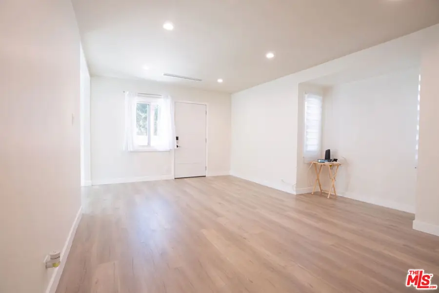 9810 Hillhaven Avenue, Tujunga, CA 91042 - #3