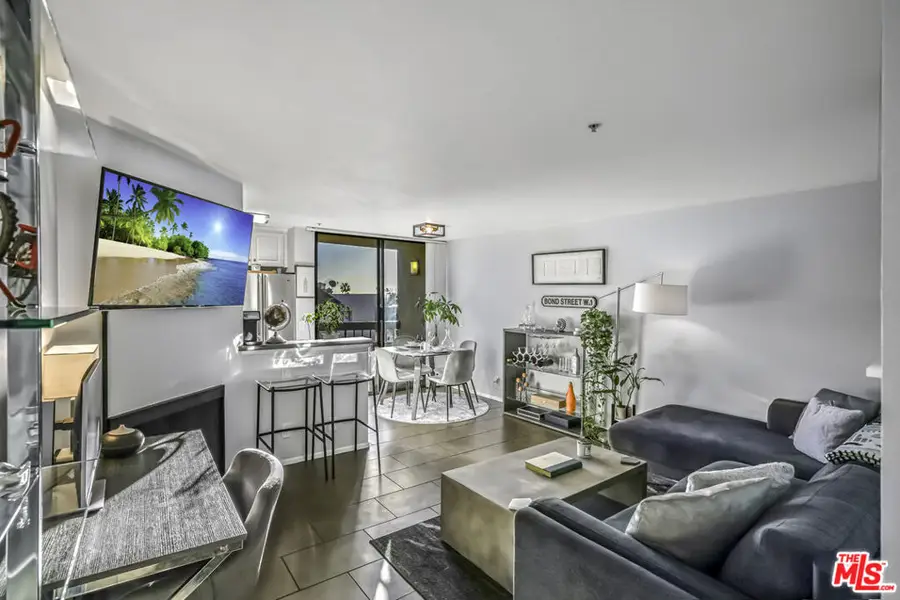 7320 Hawthorn Avenue #315, Los Angeles, CA 90046 - #3