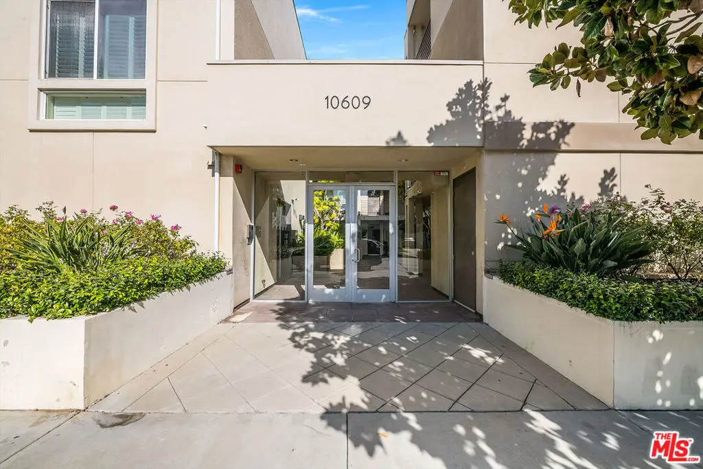 10609 Bloomfield Street #305, Toluca Lake, CA 91602 - #1