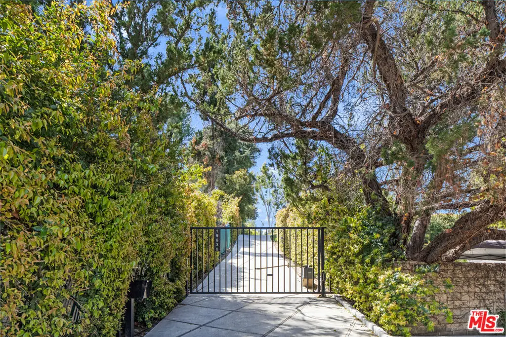 19630 Rosita Street, Tarzana, CA 91356 - #1