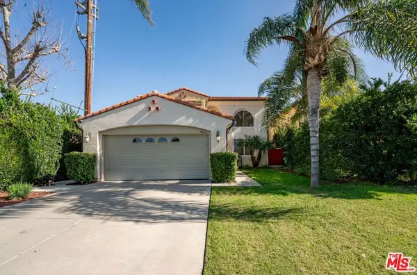 7466 Louise Avenue, Lake Balboa, CA 91406