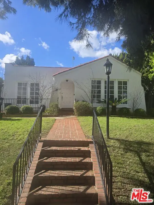 129 N Almont Drive, Los Angeles, CA 90048