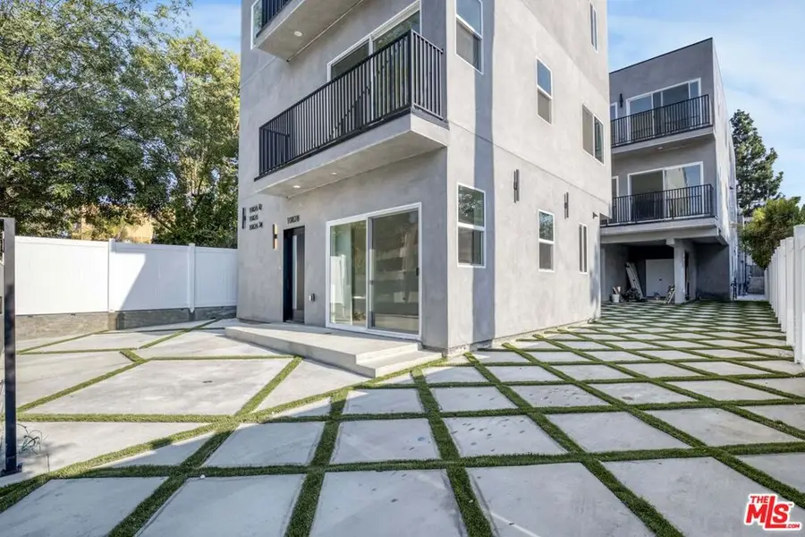 10826 Hesby Street, North Hollywood, CA 91601 - #2