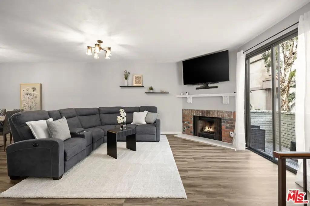 6540 Hayvenhurst Avenue #3, Van Nuys, CA 91406 - #1