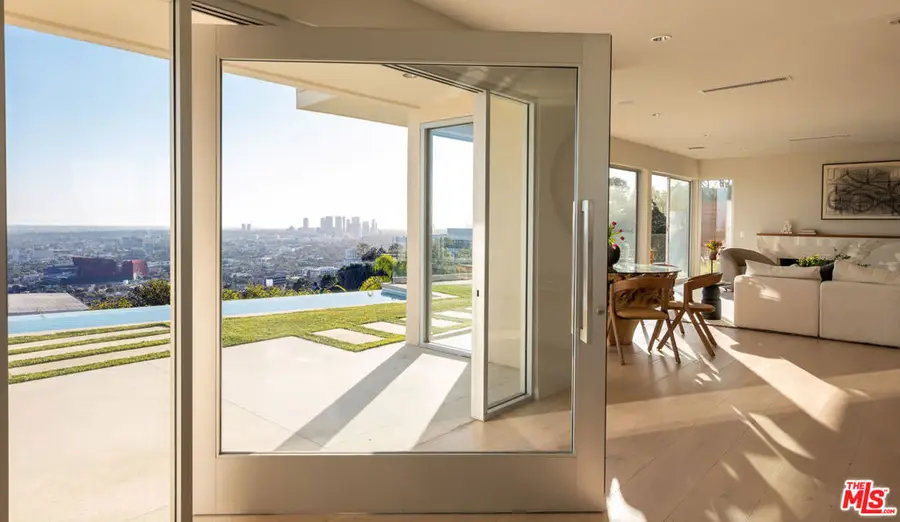 8515 Hedges Way, West Hollywood, CA 90069 - #3