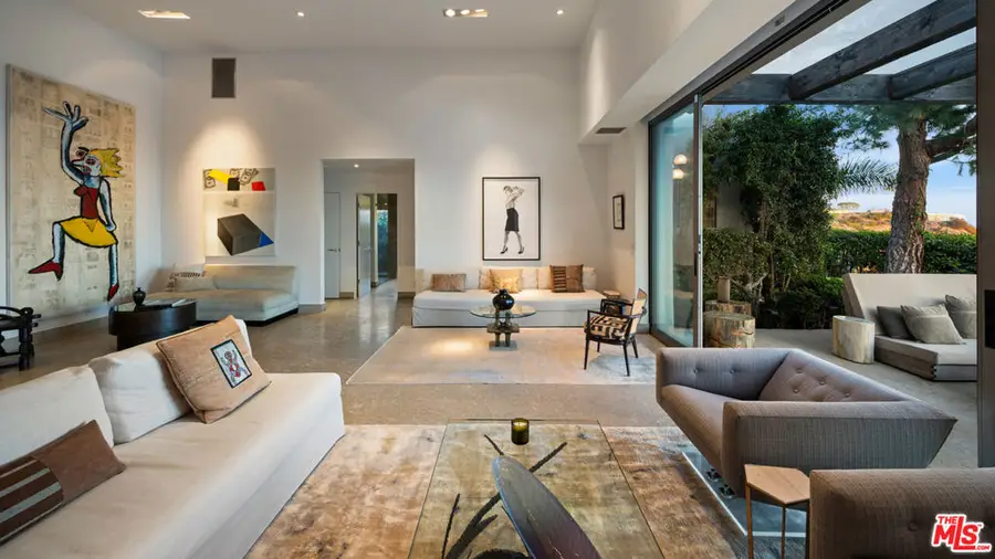 9240 Swallow Drive, West Hollywood, CA 90069 - #3