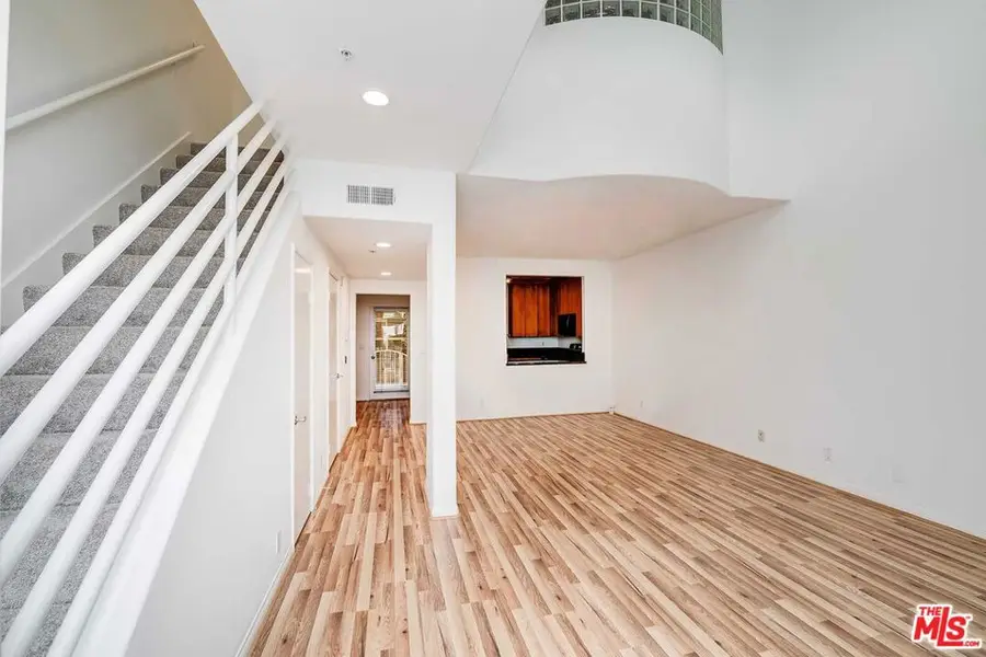 10629 Woodbridge Street #102, North Hollywood, CA 91602 - #3