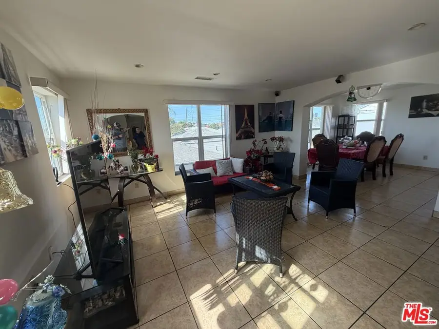 10923 S Inglewood Avenue, Inglewood, CA 90304 - #3