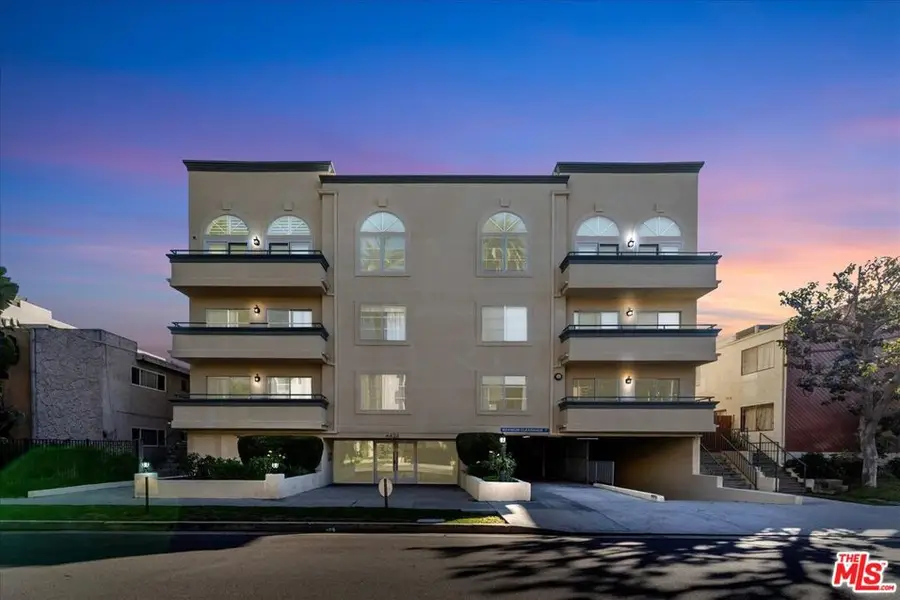 4426 Ventura Canyon Avenue #102, Sherman Oaks, CA 91423 - #2