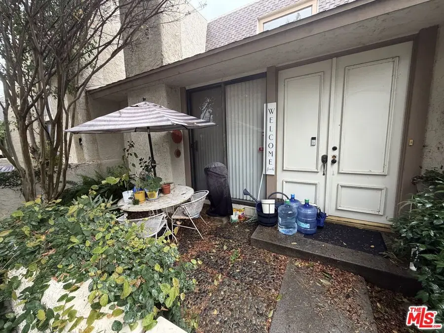 6121 Shoup Avenue #26, Woodland Hills, CA 91367 - #2