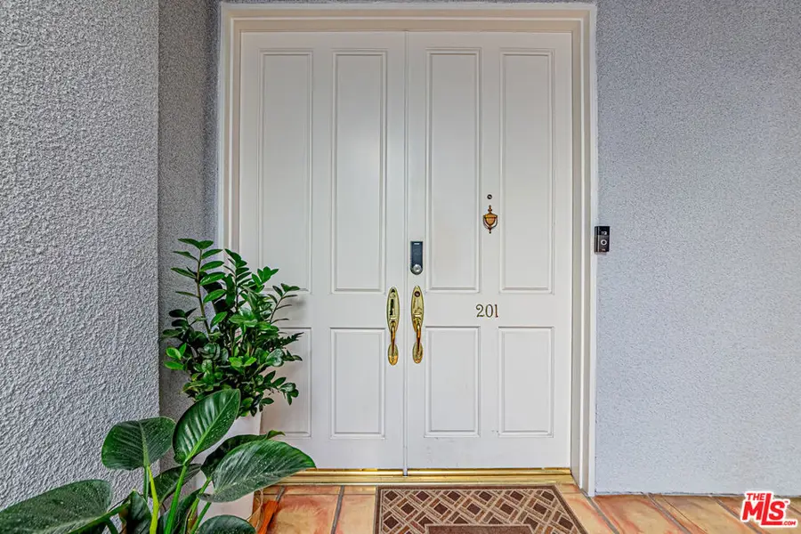 737 S Windsor Boulevard #201, Los Angeles, CA 90005 - #2