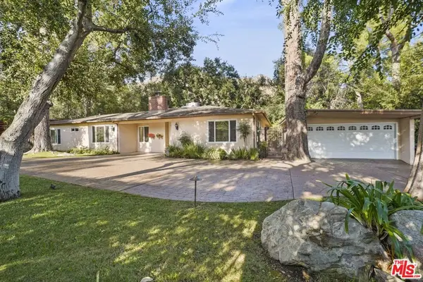 2452 N Altadena Drive, Altadena, CA 91001